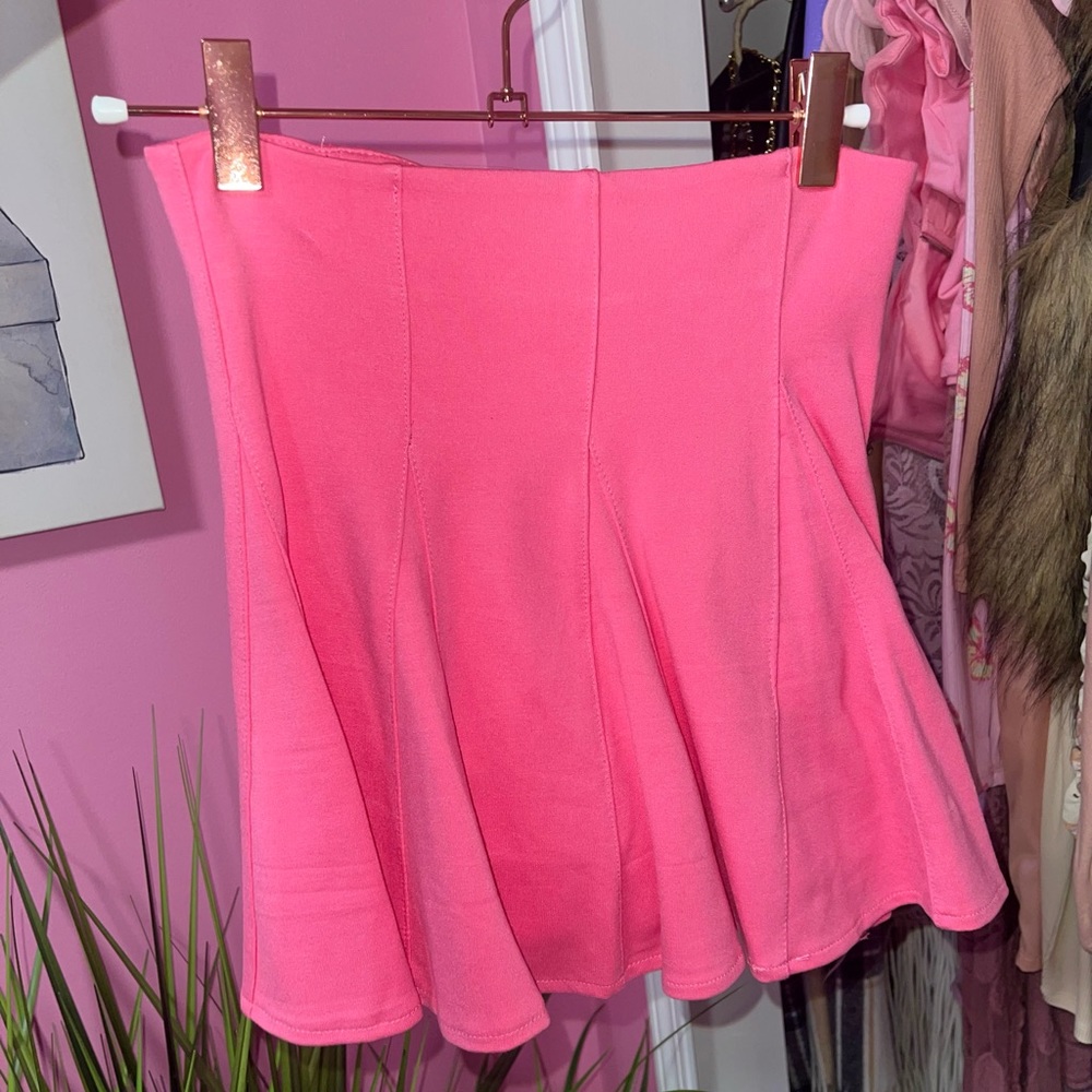 Fashion Nova XS Barbie pink mini skirt. Never worn! 💖💖